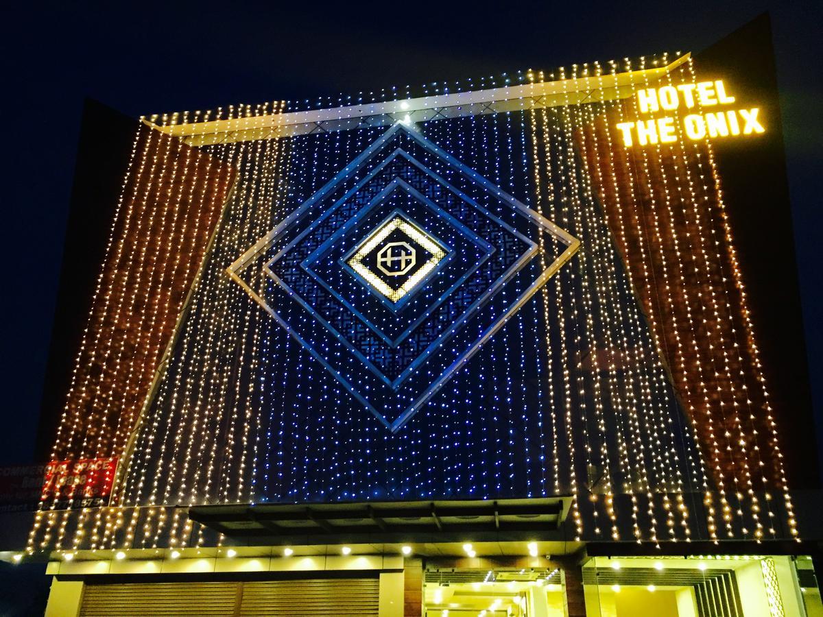 Hotel The Onix Dehradun Exterior photo