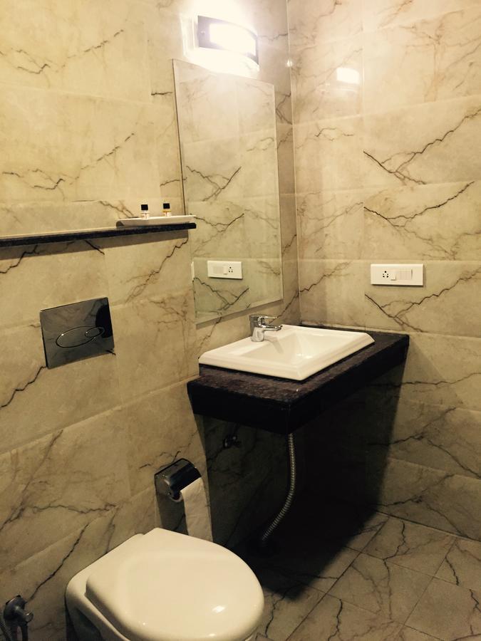 Hotel The Onix Dehradun Exterior photo